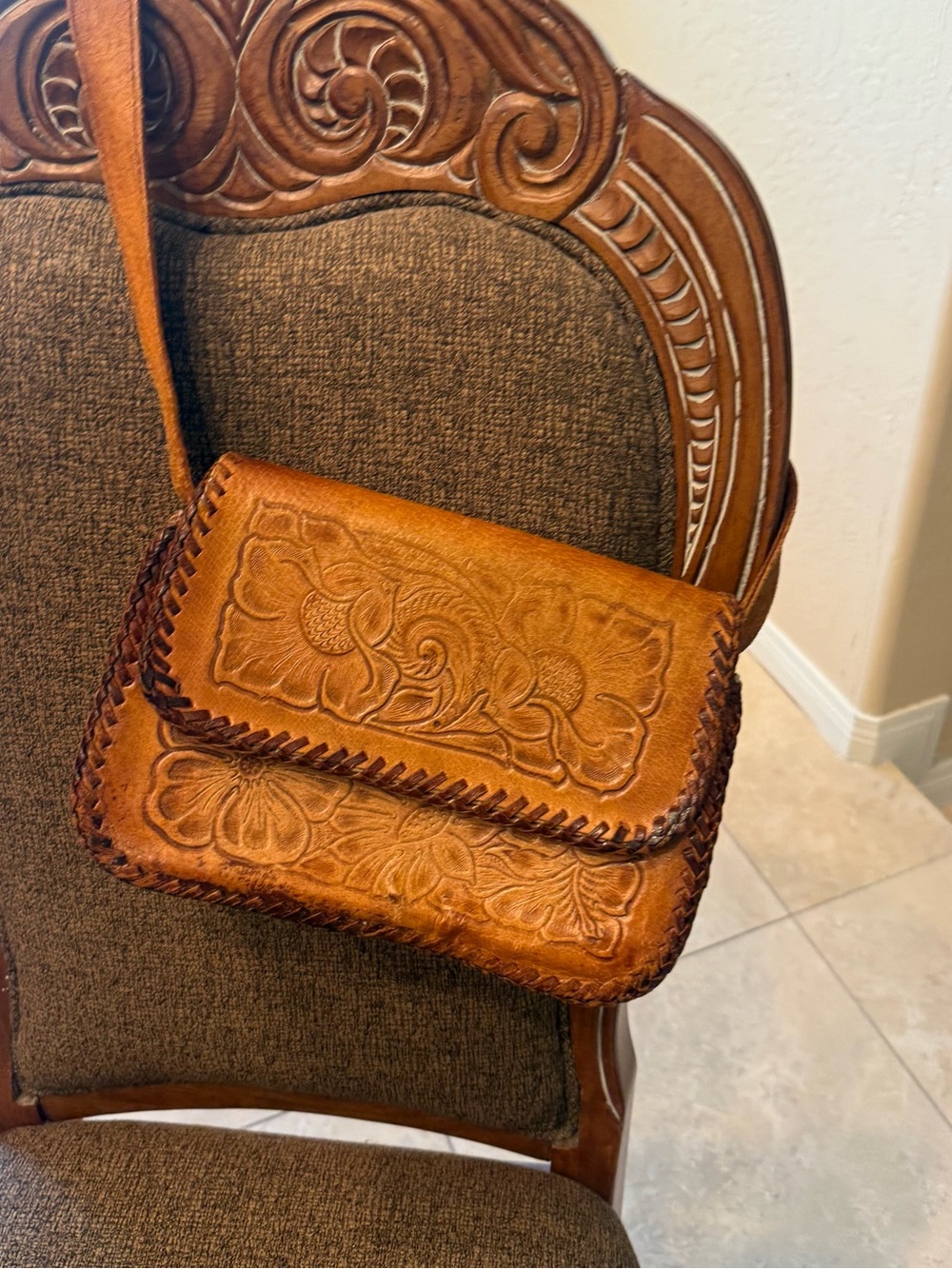 Vintage Mexican Hand-Tooled Leather Floral Shoulder Bag Brown Boho Western